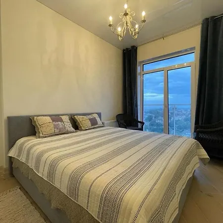 Flat With The Sea View 오데사